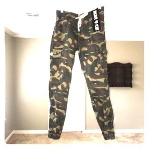V.I.P Women’s Camouflage Joggers‼️‼️‼️